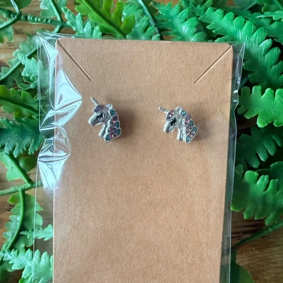 ⚡️ PICK ONE - Hypoallergenic Stud Earrings - Picture 5 of 8